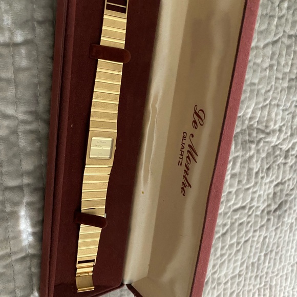 Le Montre Swiss Quartz Watch - Picture 3 of 6